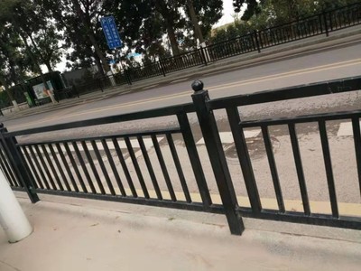 惠州马路中央隔离栏城市交通防护栏人行道分流防撞栏