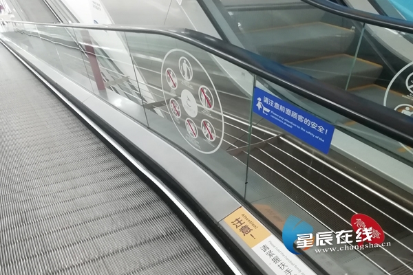 安装都有严格标准,并且《电梯监督检验和定期检验规则-自动扶梯与自动